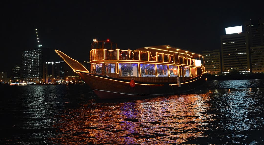 dubai-dhow-cruise